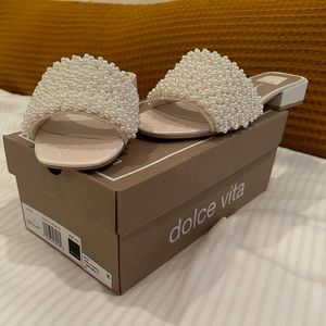 NWT Dolce Vita Halie Pearl Slides (8.5)